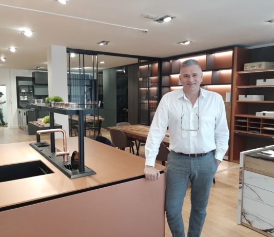 Logos, una pyme que ofrece muebles personalizados de alta gama desde hace 70 años Alberto Gonzalo, coordinador general de Logos.